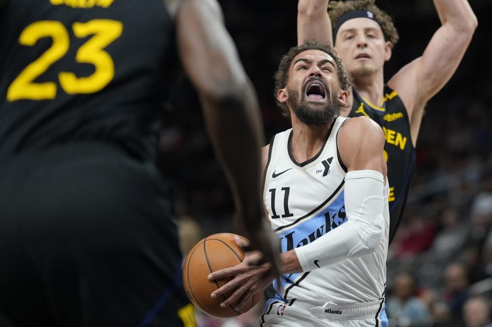 火箭对太阳伤病报告：布克＆杰伦·格林缺席，利弗斯出战成疑